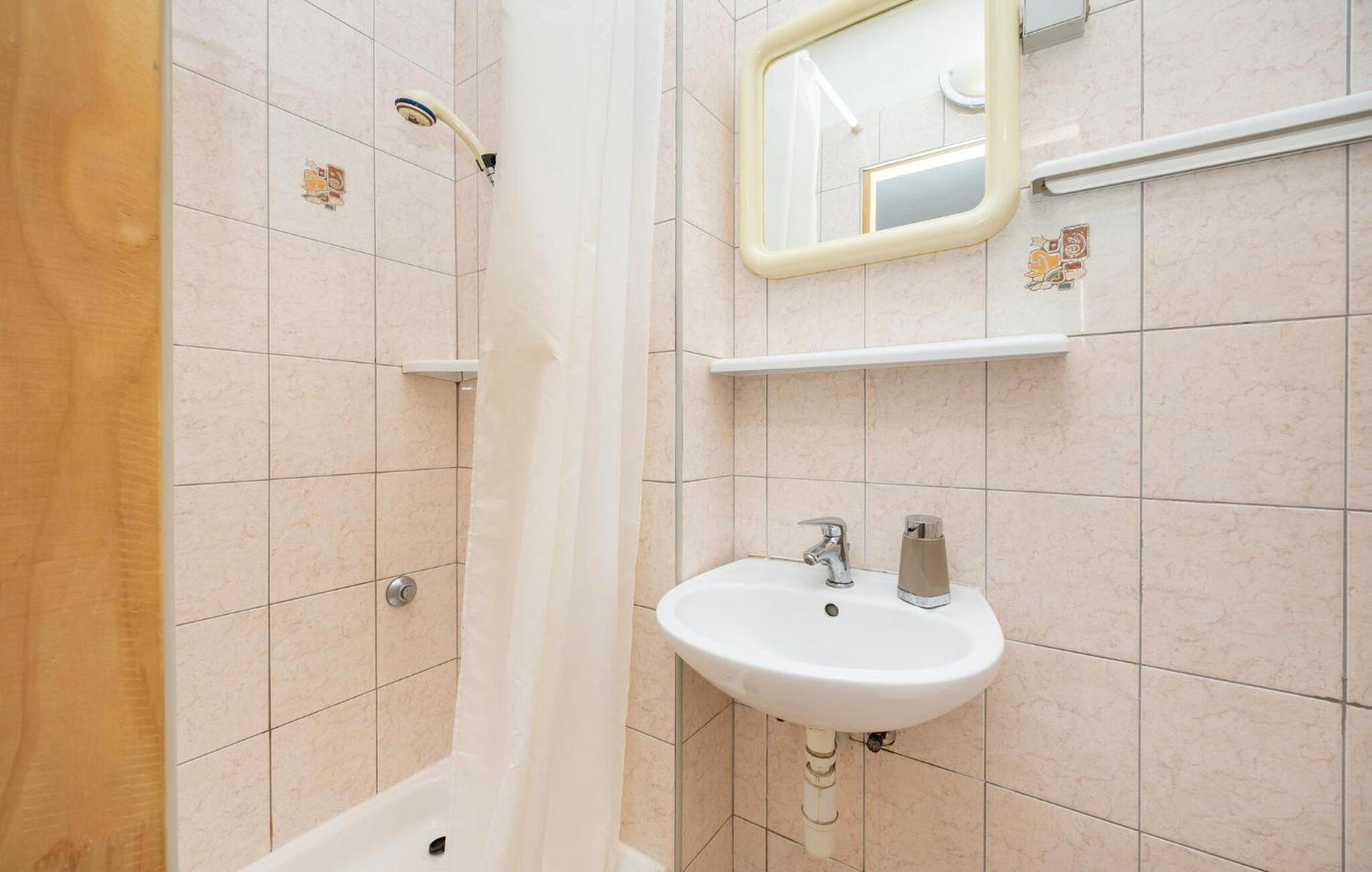 3 Bedroom Gorgeous Apartment In Трогир Екстериор снимка