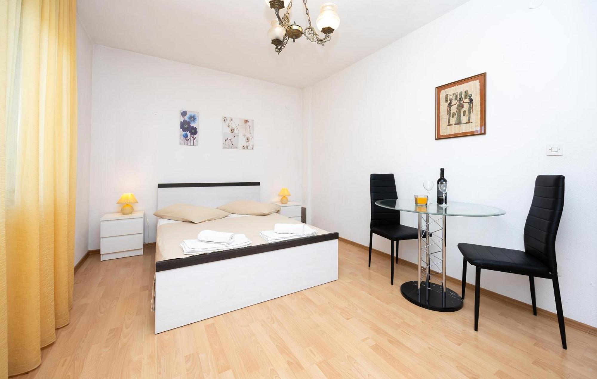 3 Bedroom Gorgeous Apartment In Трогир Екстериор снимка