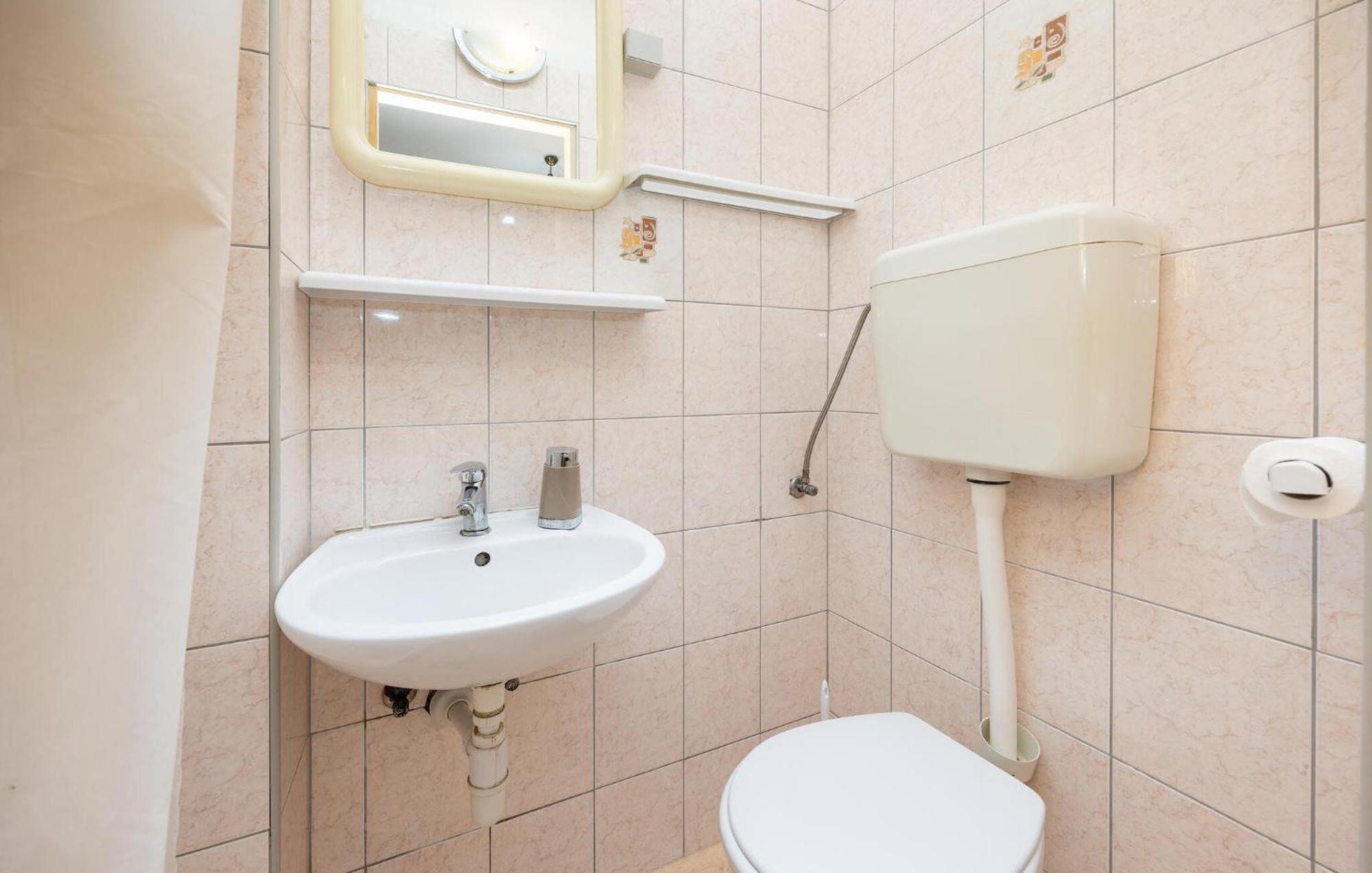 3 Bedroom Gorgeous Apartment In Трогир Екстериор снимка