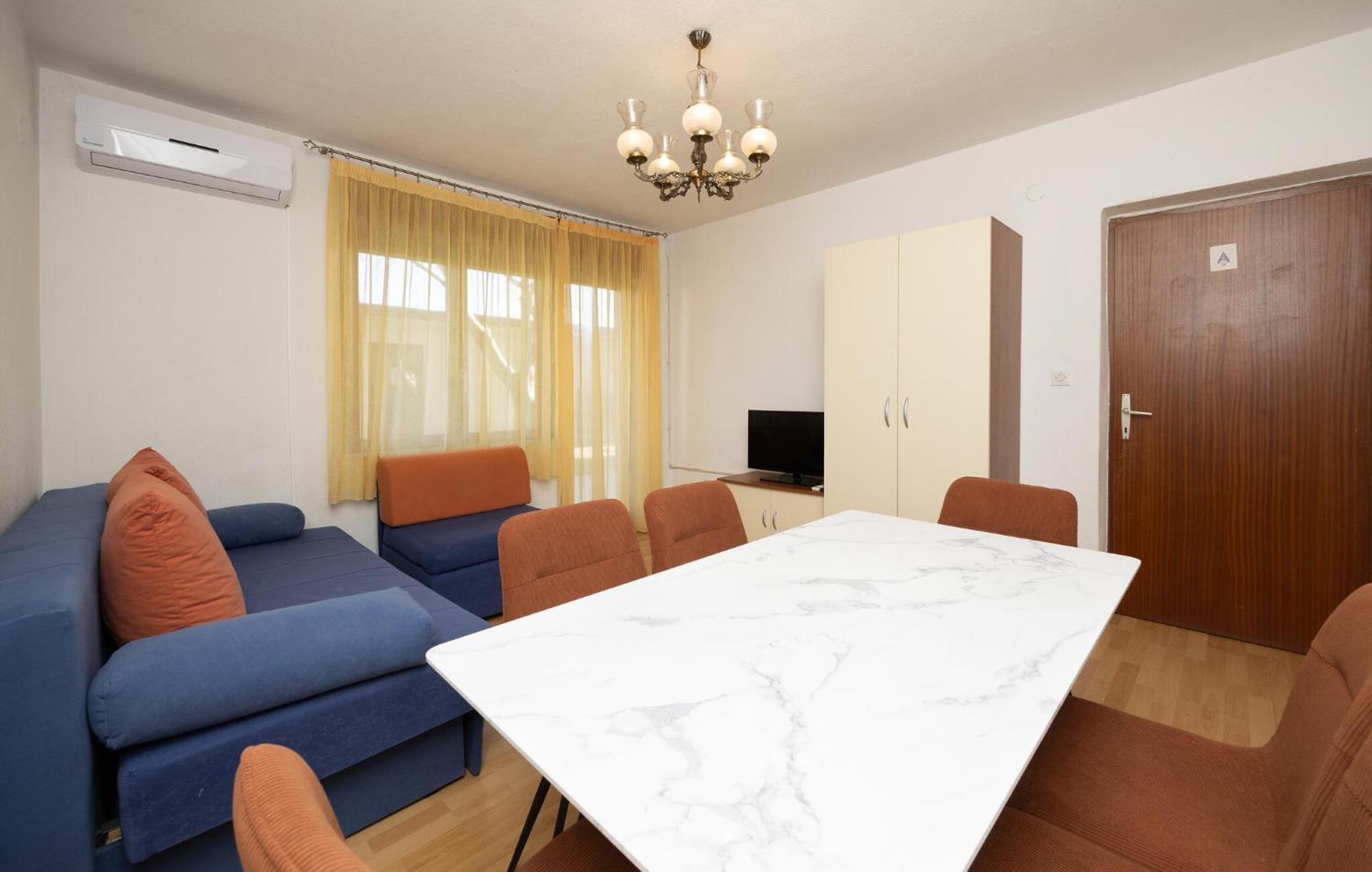 3 Bedroom Gorgeous Apartment In Трогир Екстериор снимка