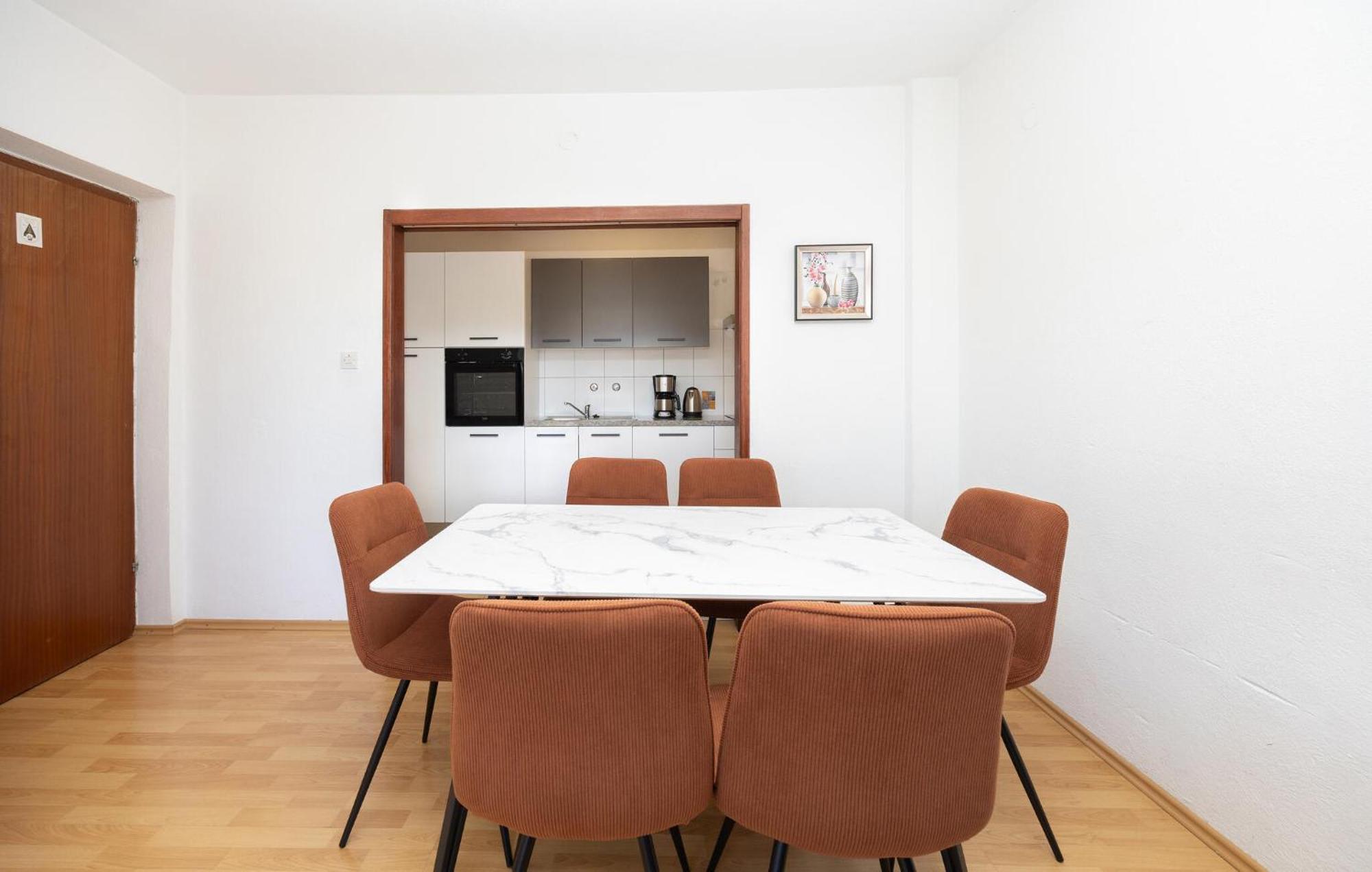 3 Bedroom Gorgeous Apartment In Трогир Екстериор снимка