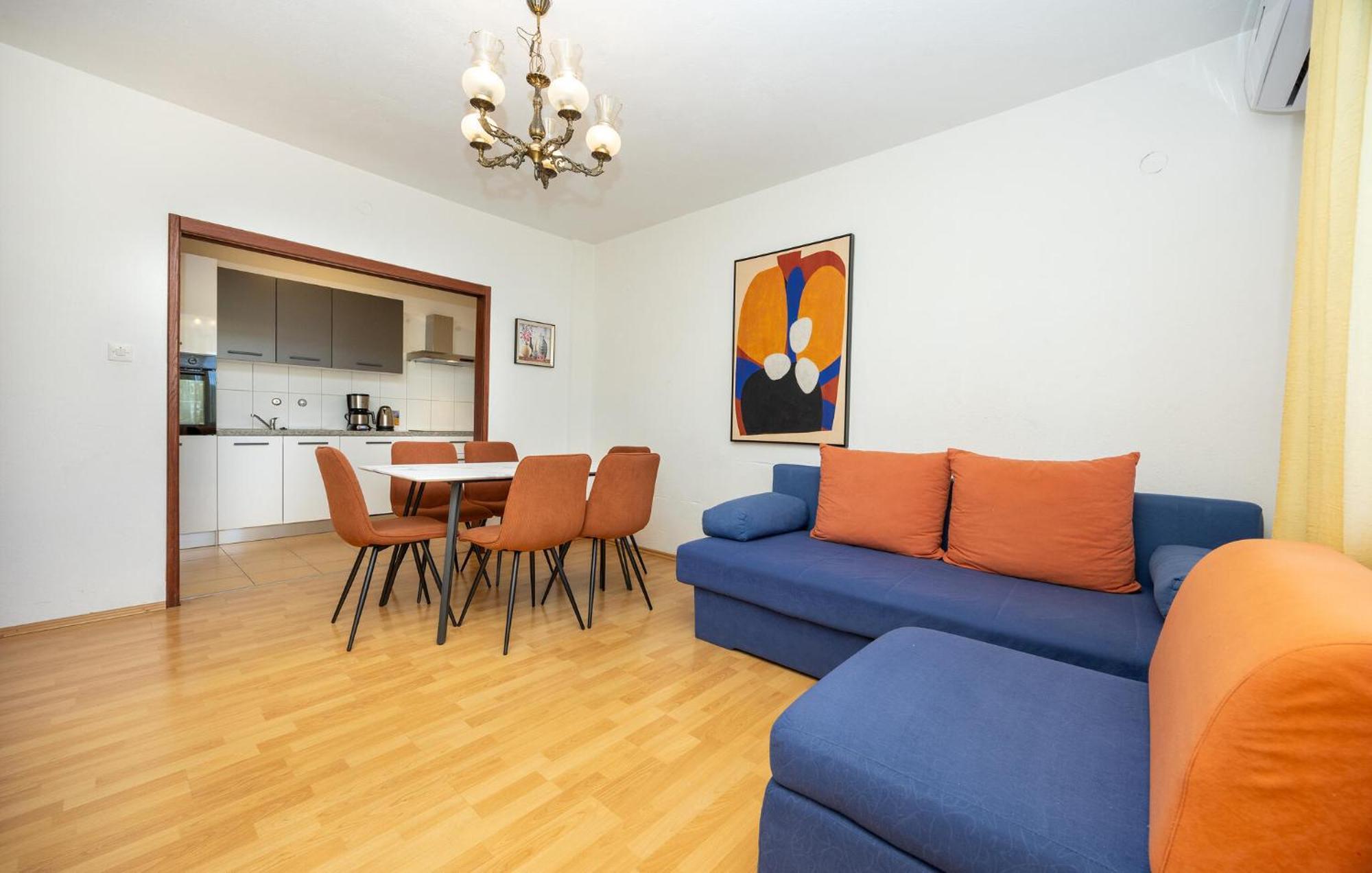3 Bedroom Gorgeous Apartment In Трогир Екстериор снимка