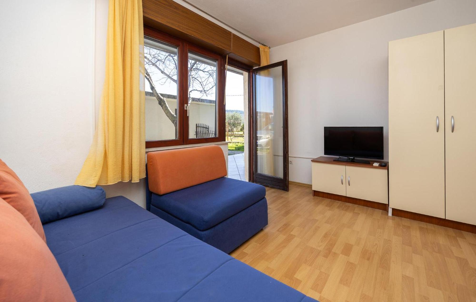 3 Bedroom Gorgeous Apartment In Трогир Екстериор снимка